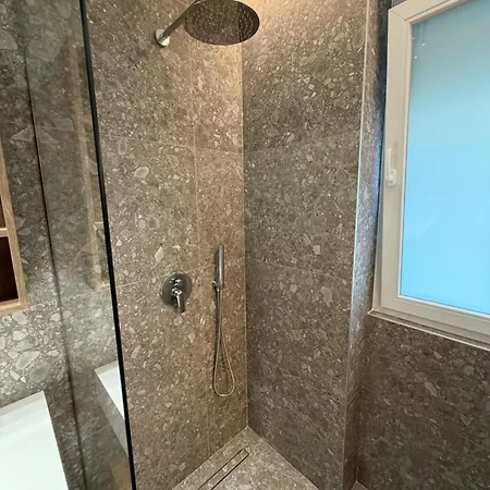 Sunhill Komuna Luxury * Tiran