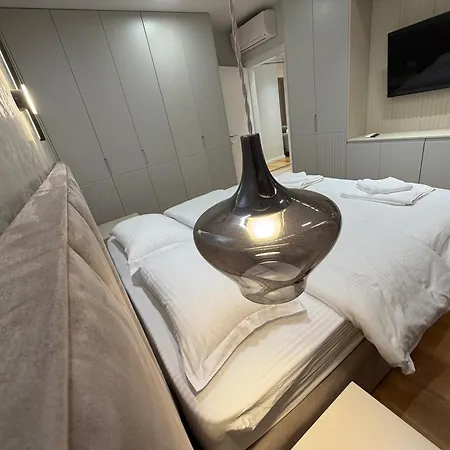 公寓 Sunhill Komuna Luxury 地拉那